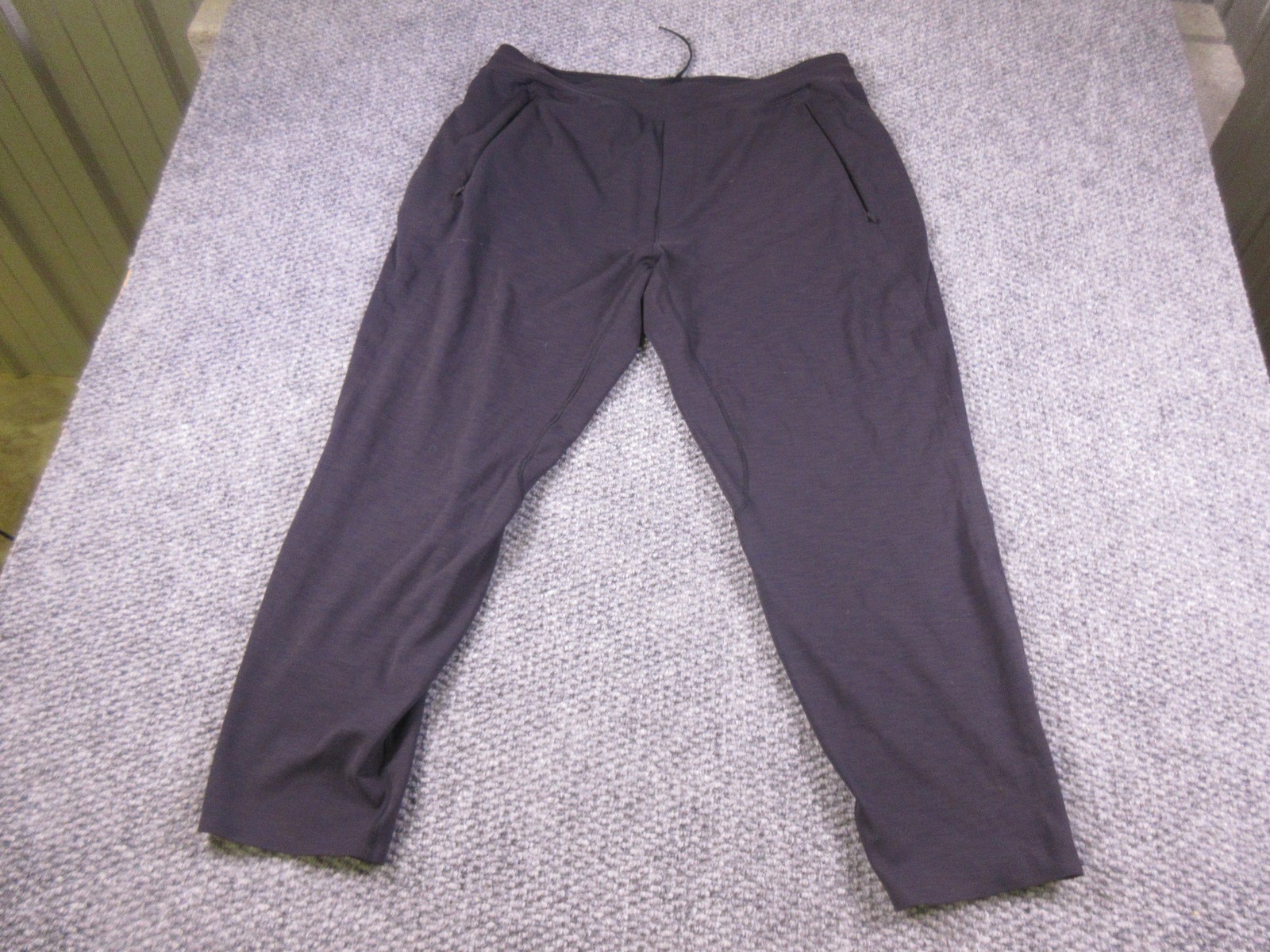 Lululemon Jogger Pants Mens 2XL Gray Knit Elastic Waist Zip Pocket Athletic Gym