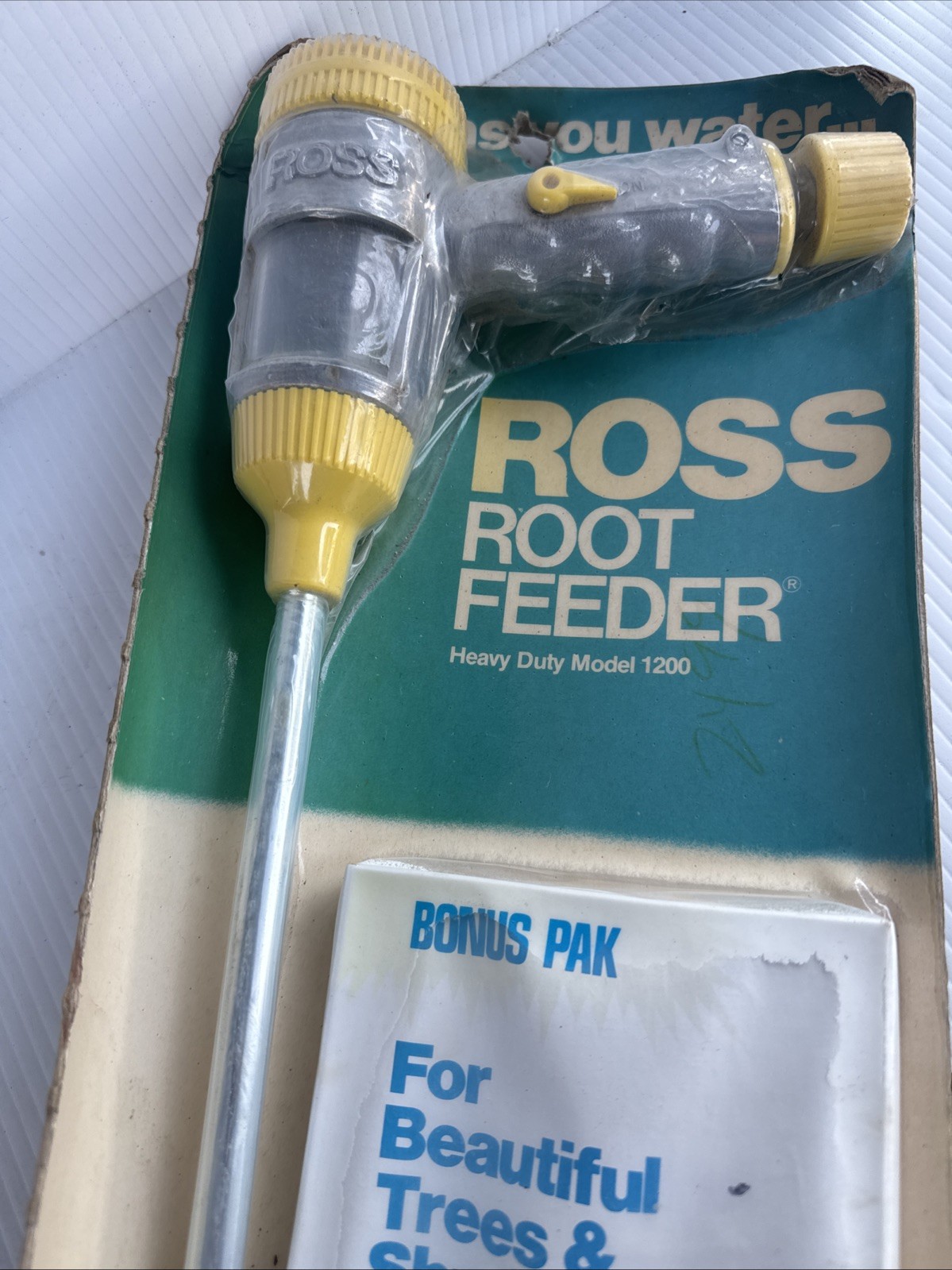 VTG Ross Root Feeder #1200 Heavy Duty Pistol Grip Hose Yard Water (damaged Seal) VTG Ross Root Feeder #1200 Heavy Duty Pistol Grip Hose Yard Water (damaged Seal)
