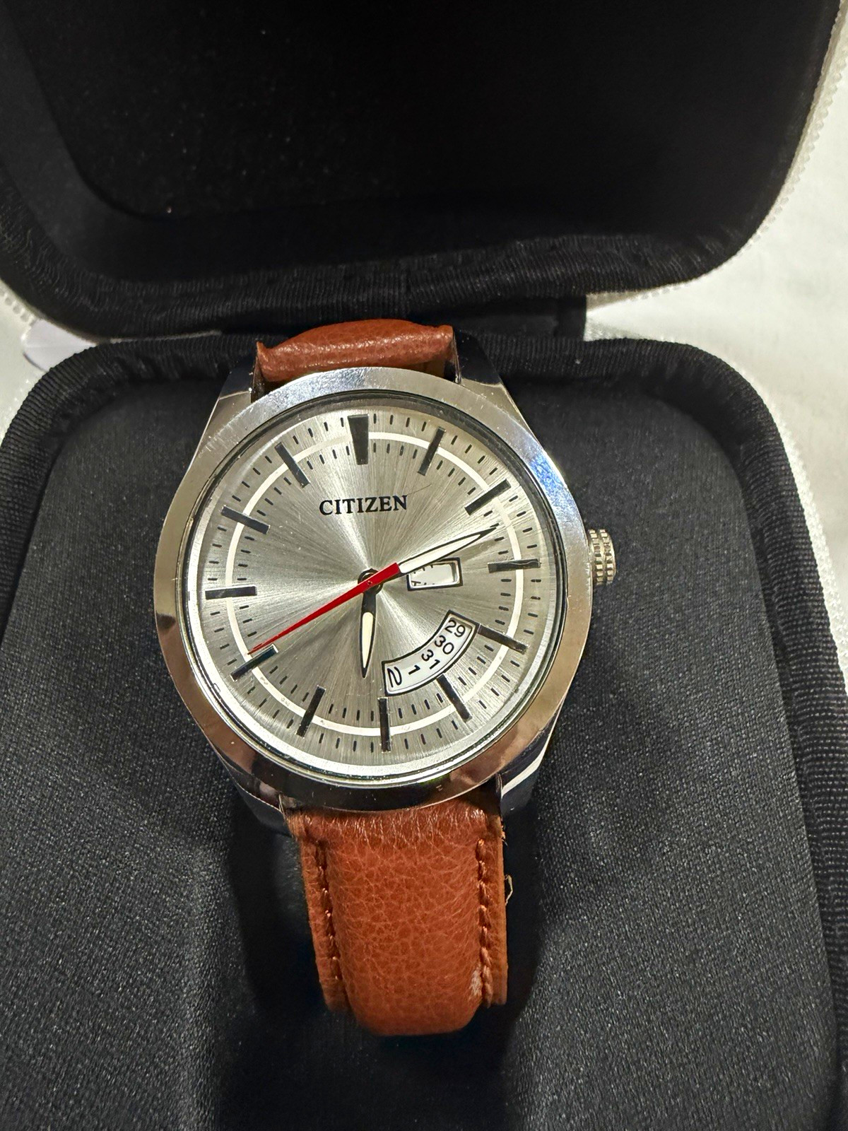 Citizen Quartz Mens Silver Dial Brown Leather Strap Date Water Resistant Box Citizen Quartz Mens Silver Dial Brown Leather Strap Date Water Resistant Box