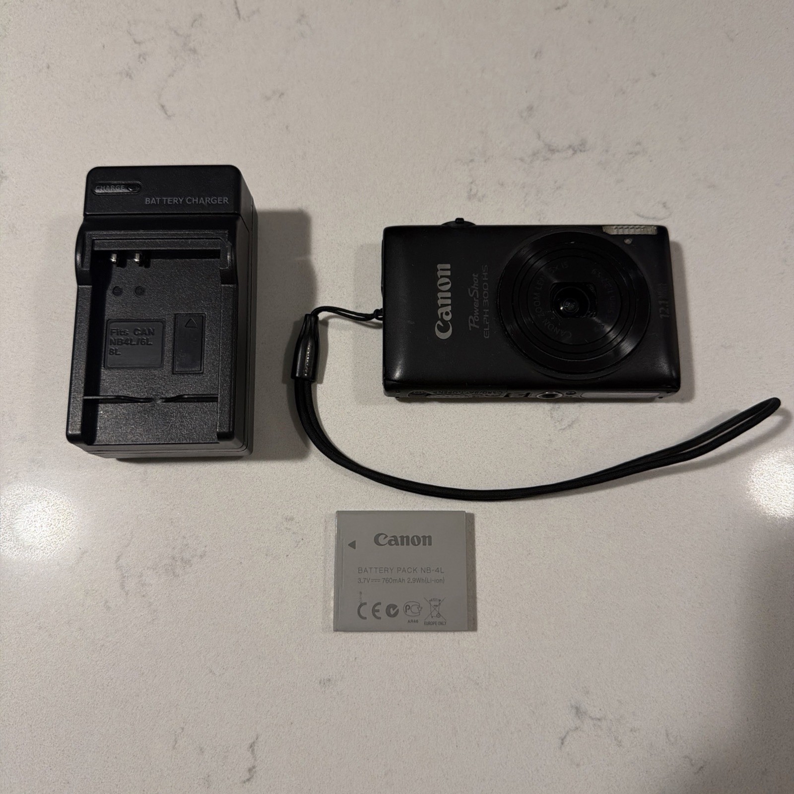 Canon PowerShot ELPH 300 HS 12.1MP Digital Camera Bundle Black Tested READ