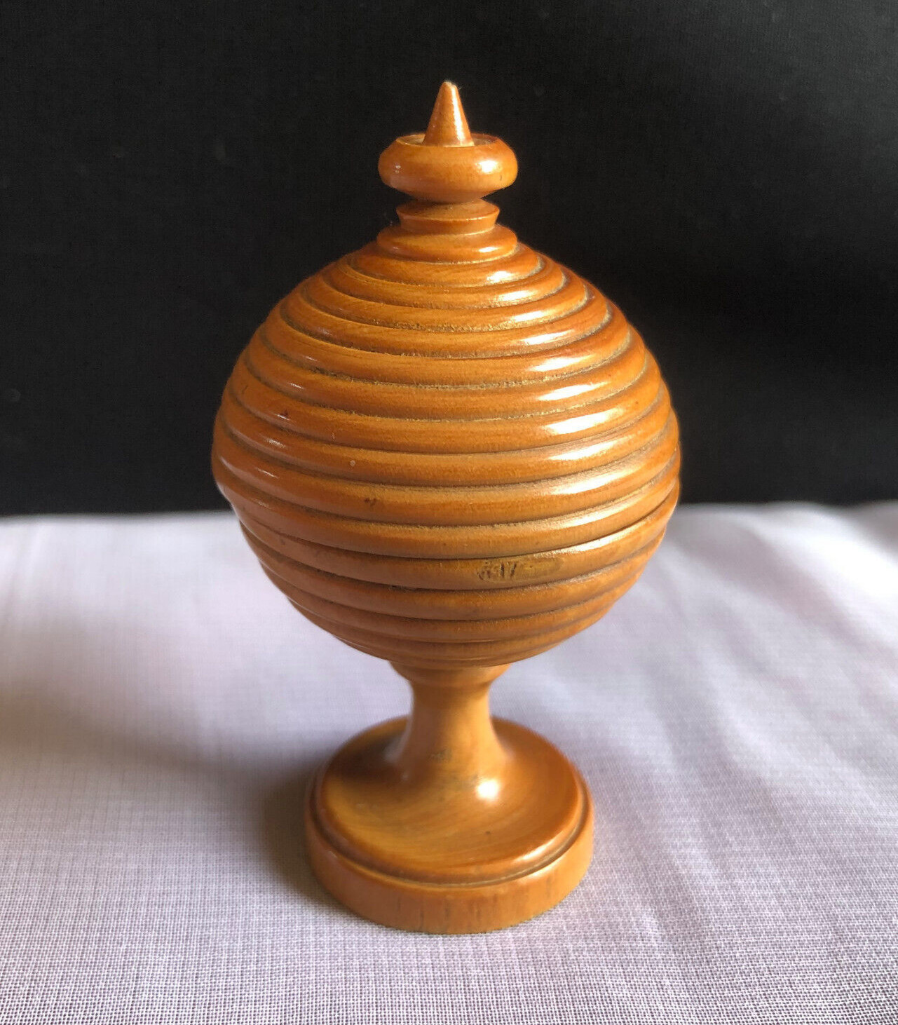 Antique Late 19th Century Treen Magic Trick Cup & Cover Disappearing Ball – A/F Antique Late 19th Century Treen Magic Trick Cup & Cover Disappearing Ball – A/F