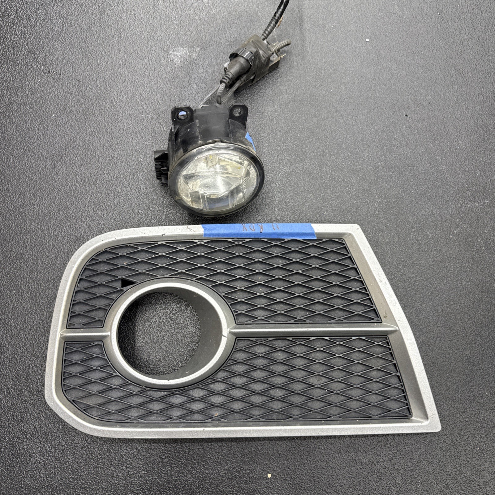 2010-2012 Acura RDX DRIVER Front Fog Light Cover Bezel Trim W Light