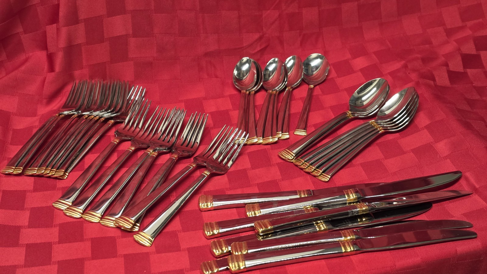 Lenox Eternal Gold 18/10 Flatware 41 Pc Set Service for 8 + Extra Spoon