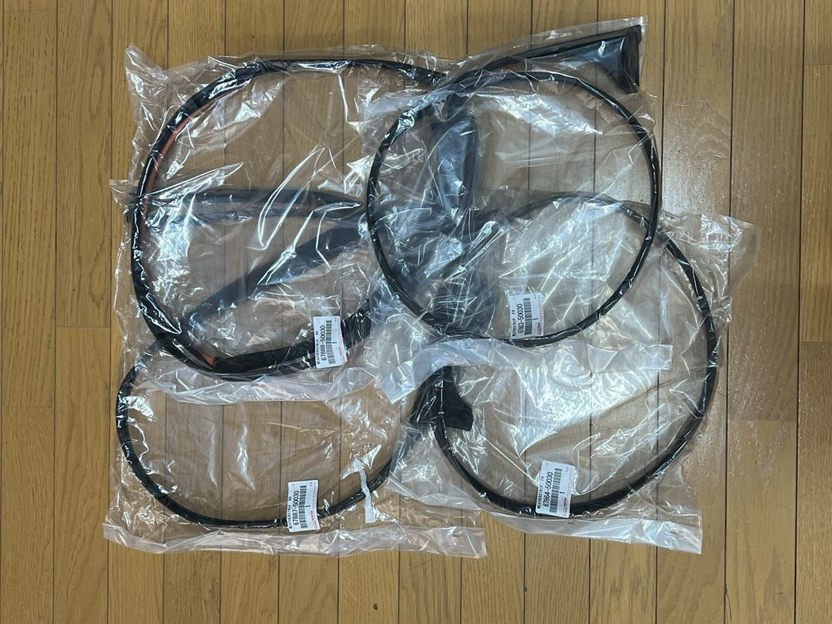 TOYOTA Crip SET LEXUS LS430 CELSIOR Front Door Upper Rear Door Weatherstrip OEM TOYOTA Crip SET LEXUS LS430 CELSIOR Front Door Upper Rear Door Weatherstrip OEM