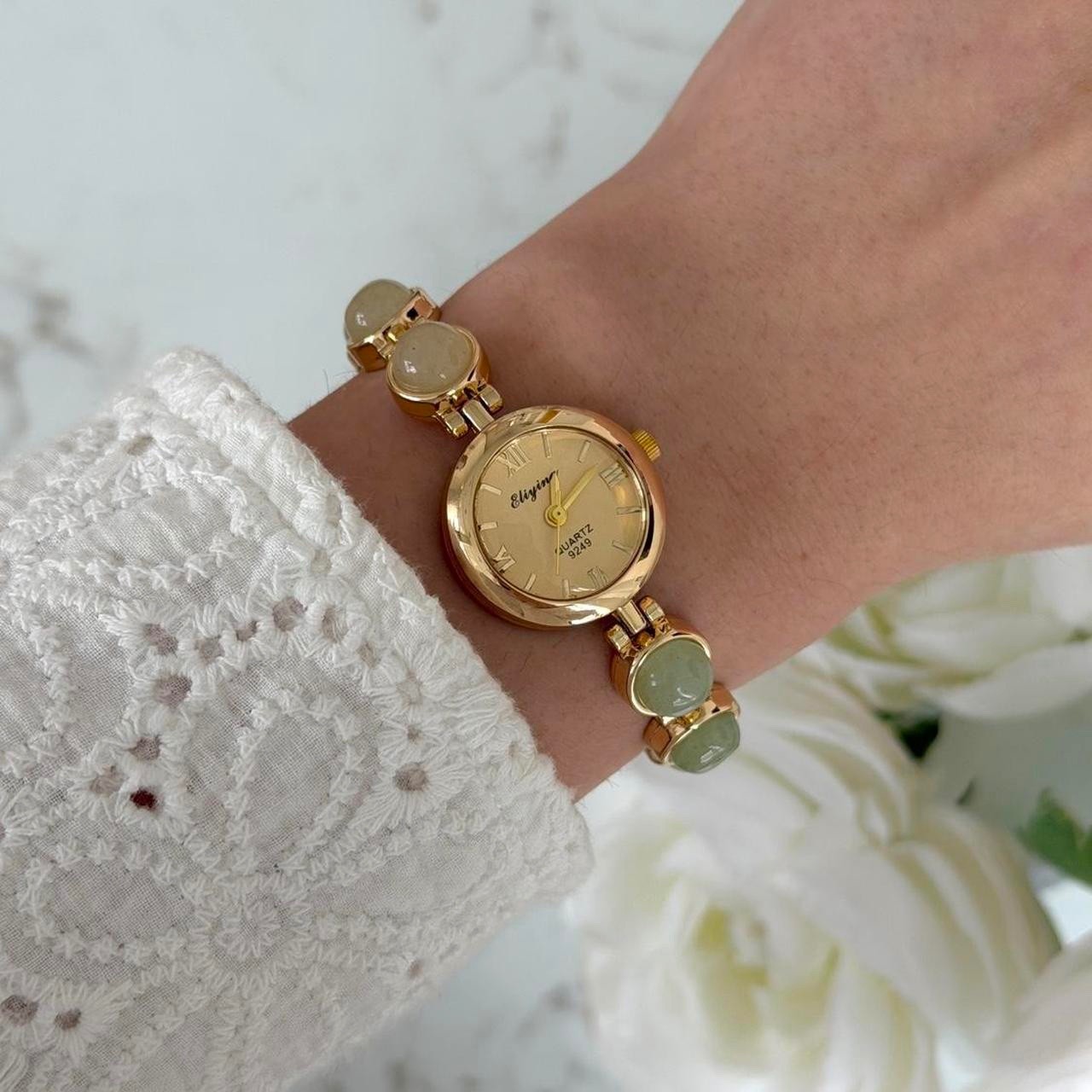 Sku0503 Gold and Green Gemstones Women Minimalist Bracelet Watch Stainless steel