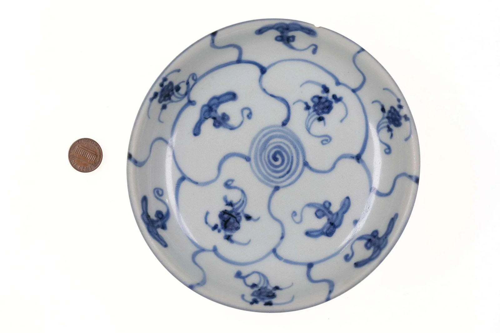 Qing Chinese Blue underglaze porcelain dish Qing Chinese Blue underglaze porcelain dish
