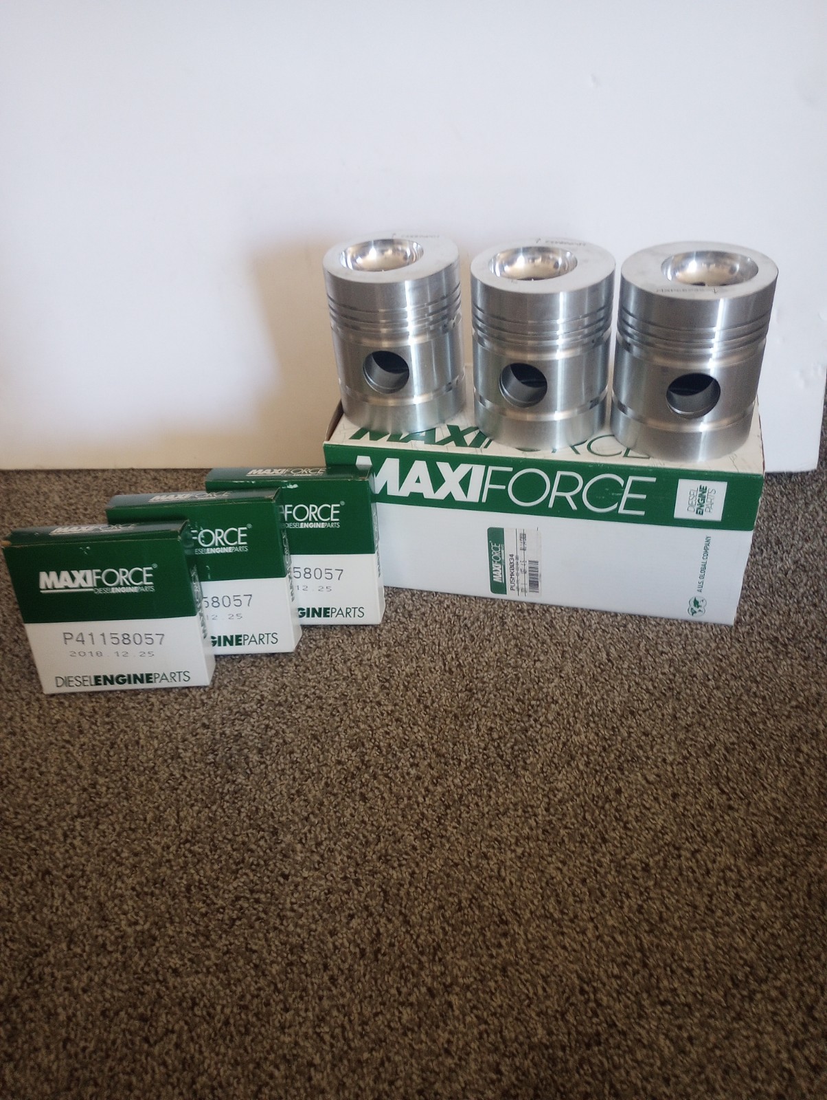 Maxiforce PERKINS 3.152 /4.203 Pistons Set x3 WITH RINGS Standard NEW MXF68332