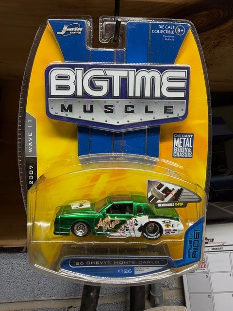 Jada Toys Big Time Muscle '86 Chevy Monte Carlo - 1:64 Diecast Car Jada Toys Big Time Muscle '86 Chevy Monte Carlo - 1:64 Diecast Car