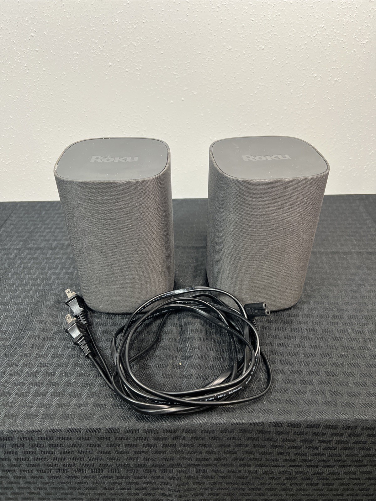Roku Wireless Surround Speaker for Roku TV 9020X - Tested, Good. READ