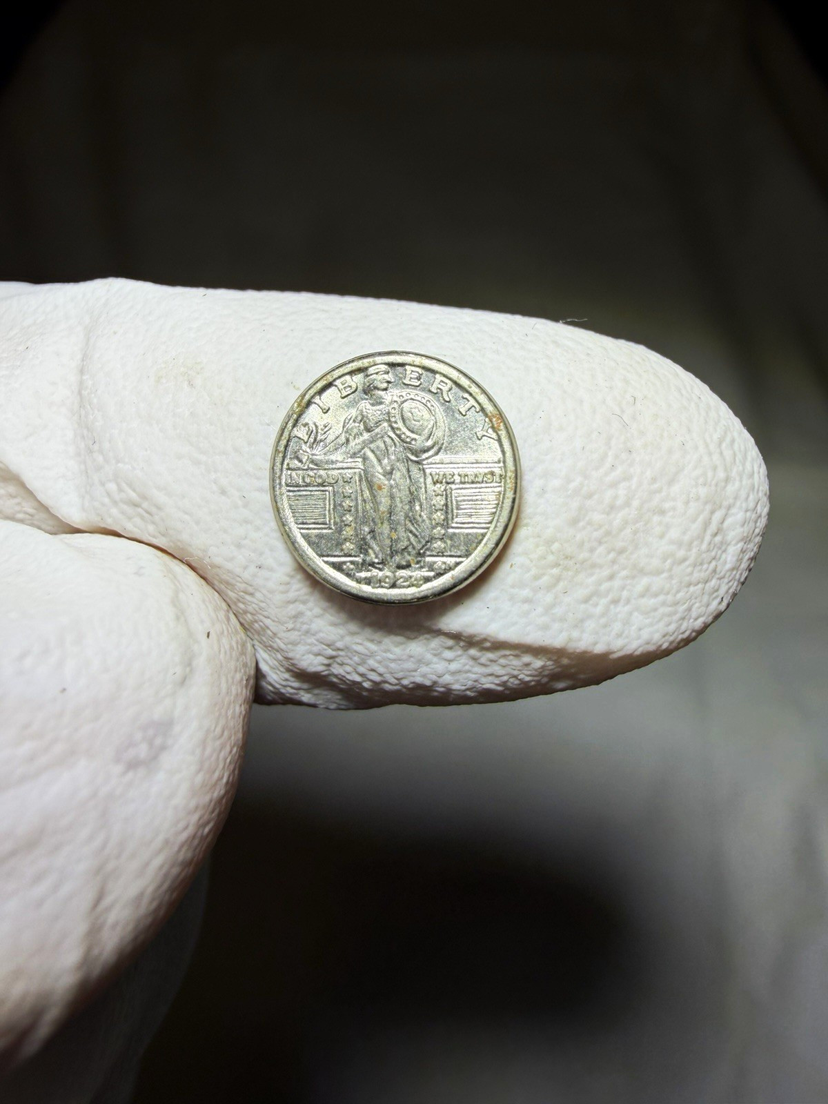 1924 Standing Liberty Quarter No Mint Mark 90% Silver Circulated US Coin 1924 Standing Liberty Quarter No Mint Mark 90% Silver Circulated US Coin