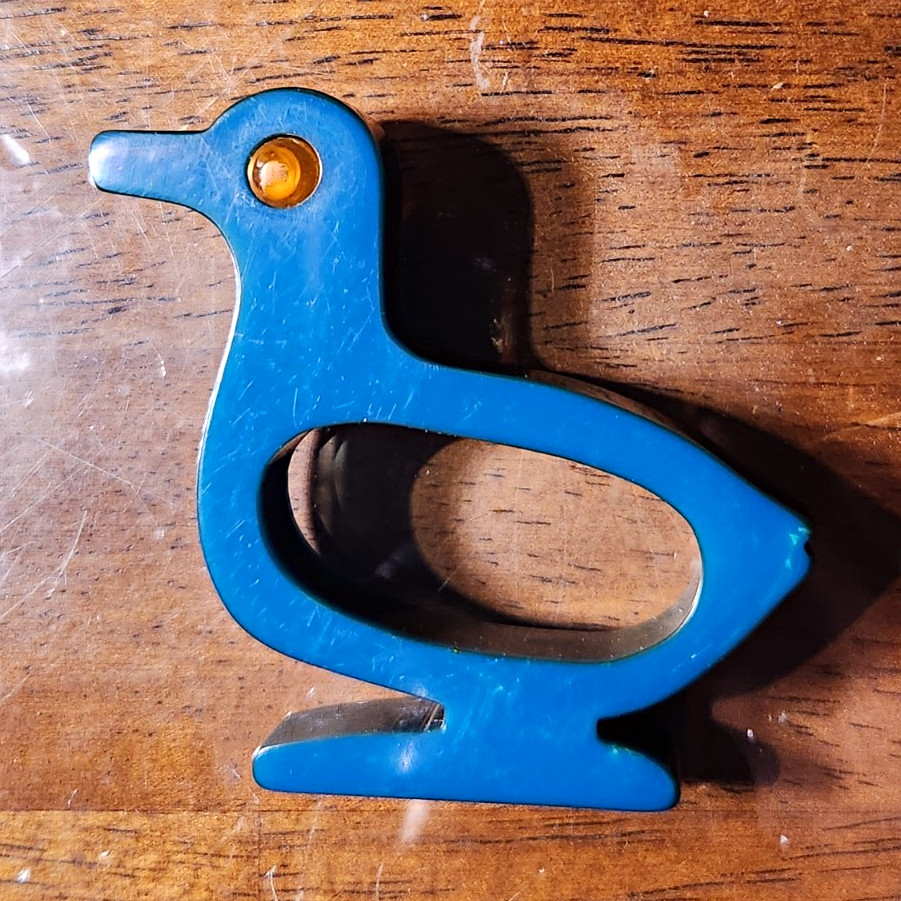 Vintage Blue Bakelite Duck Shaped Napkin Ring 12 .7mm Semichrome Tested Vintage Blue Bakelite Duck Shaped Napkin Ring 12 .7mm Semichrome Tested