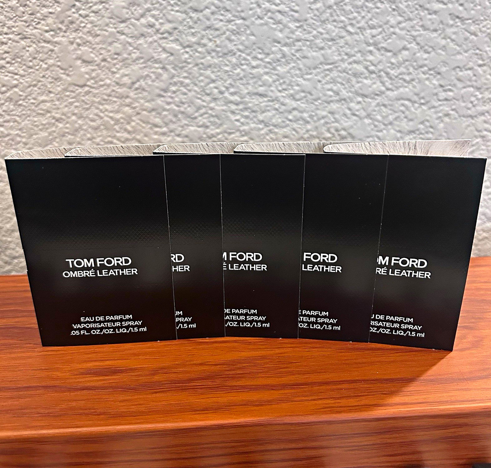 Tom Ford Ombré Leather Eau de Parfum Sample Vials (5) Tom Ford Ombré Leather Eau de Parfum Sample Vials (5)