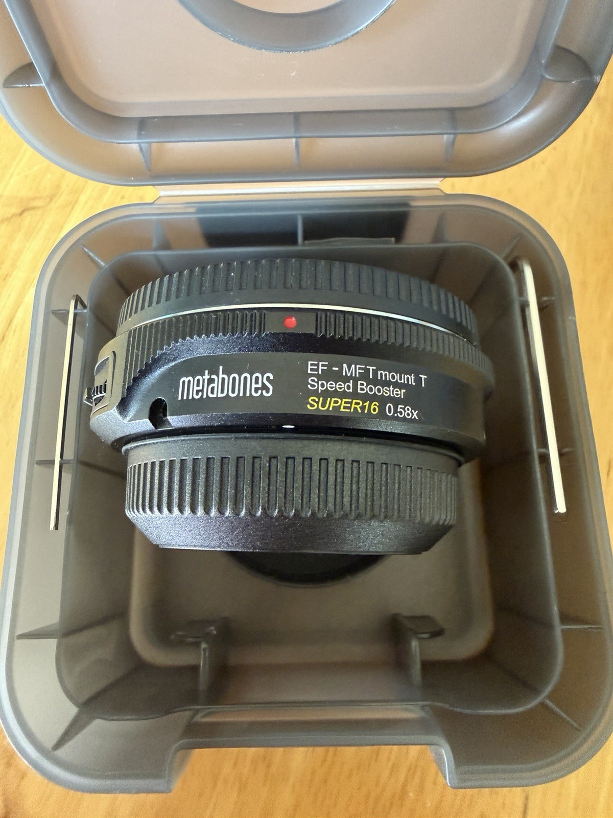 Metabones T Speed Booster Super16 0.58x Adapter for Canon EF Lenses to MFT Mount Metabones T Speed Booster Super16 0.58x Adapter for Canon EF Lenses to MFT Mount
