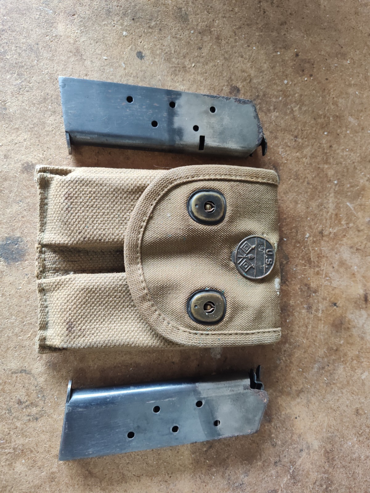 Colt 1911 45 acp 7 round magazine w/pouch Colt 1911 45 acp 7 round magazine w/pouch