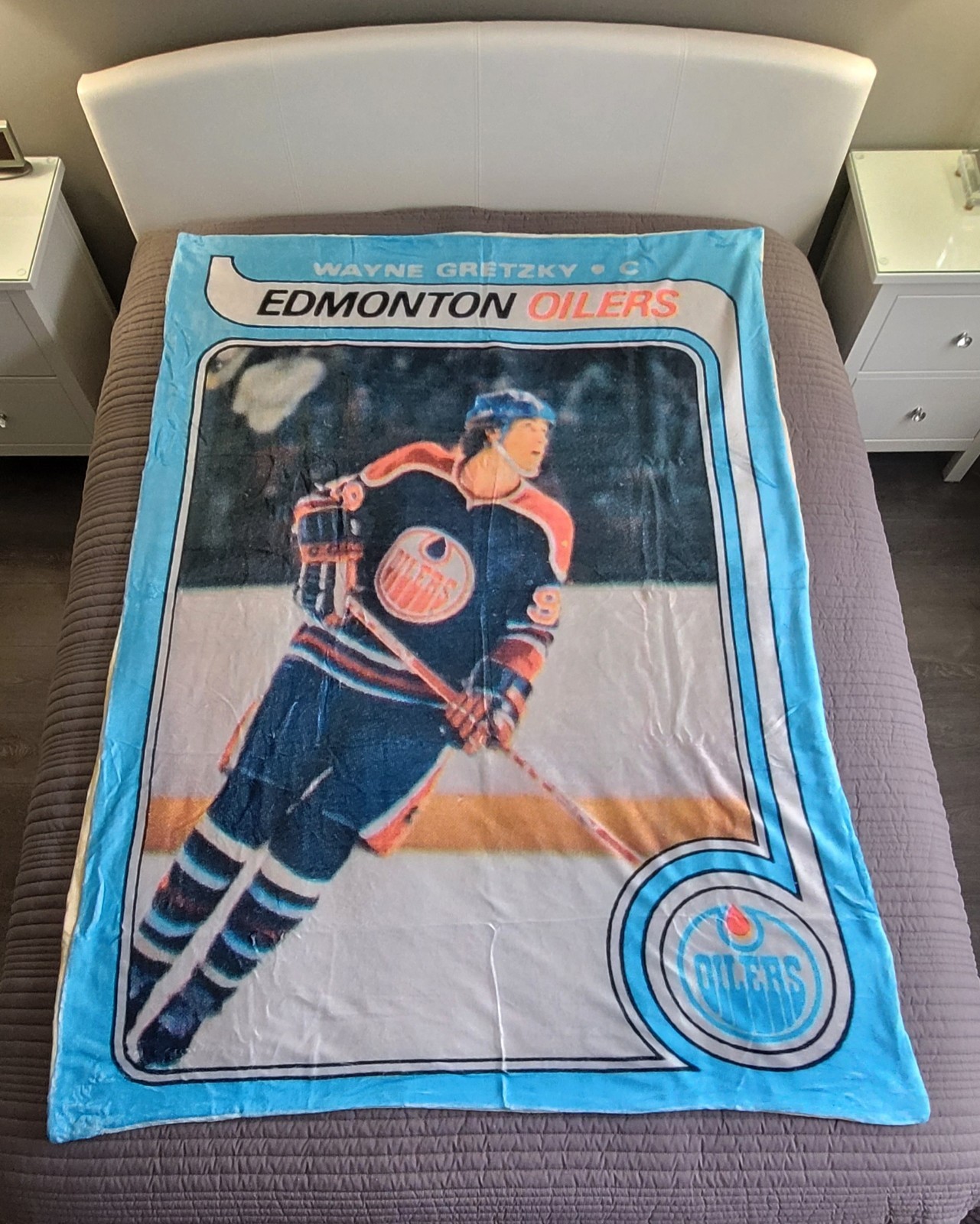 1979 Wayne Gretzky Edmonton Oilers Rookie Card Throw Blanket - New With Tags 1979 Wayne Gretzky Edmonton Oilers Rookie Card Throw Blanket - New With Tags