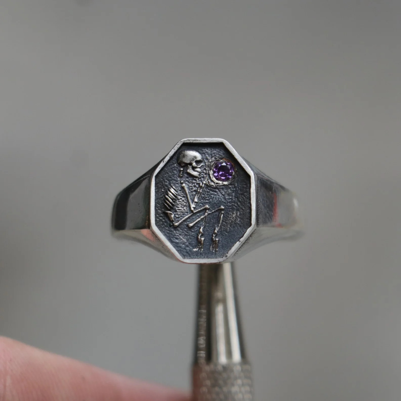 Memento Mori Amethyst Men's 925 Silver Ring