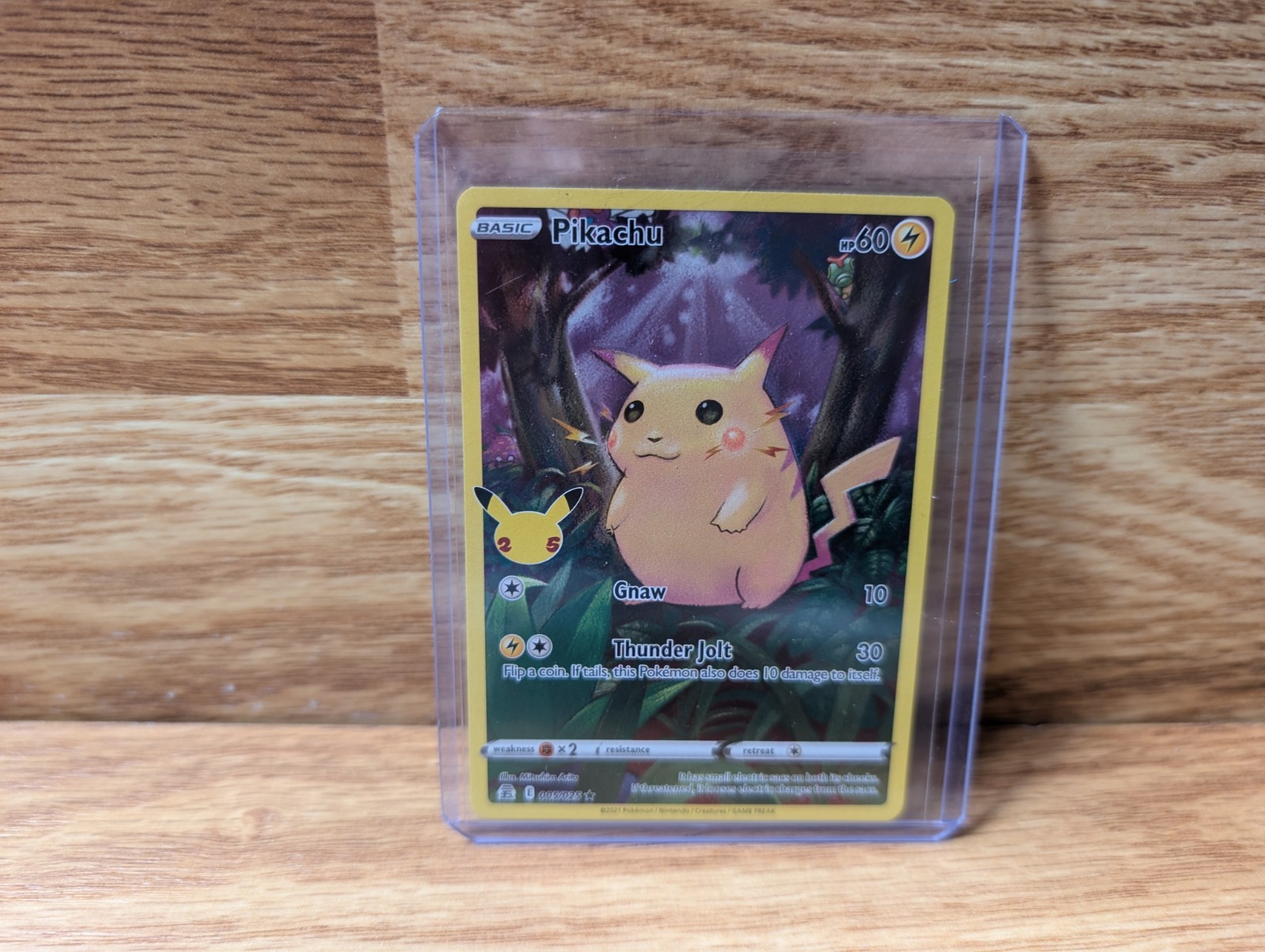 Pokémon TCG English Pikachu 005/025 Celebrations Holo Rare 25th 2021 60HP Pokémon TCG English Pikachu 005/025 Celebrations Holo Rare 25th 2021 60HP