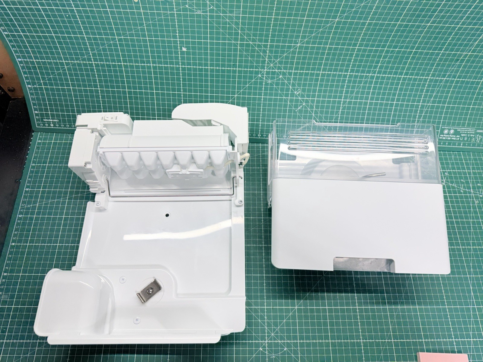 LG Kenmore Refrigerator Ice Maker Auger & Ice Bin P# ACZ74170504 AEQ73110219 LG Kenmore Refrigerator Ice Maker Auger & Ice Bin P# ACZ74170504 AEQ73110219