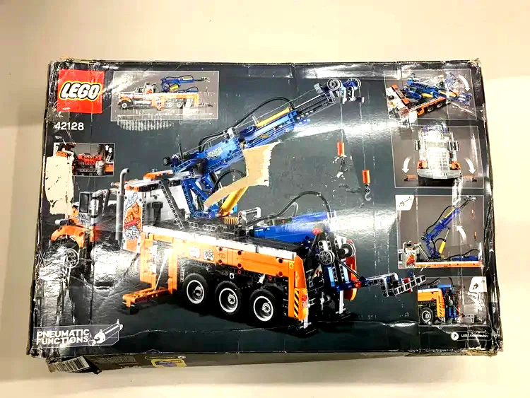 LEGO TECHNIC: Heavy-duty Tow Truck (42128)-Open Box