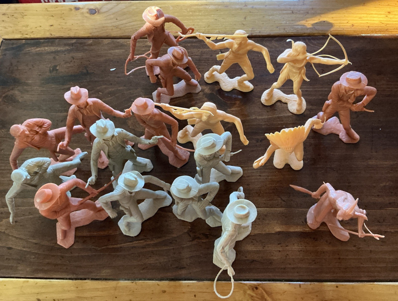 23 Vintage Louis Marx Figures 6\