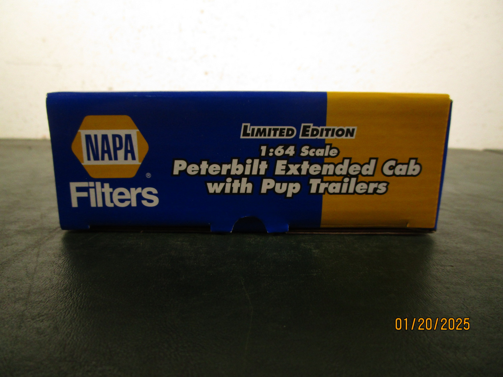 NAPA Filters 2000 Ertl Collectibles 1:64 Scale Peterbuilt 25270P