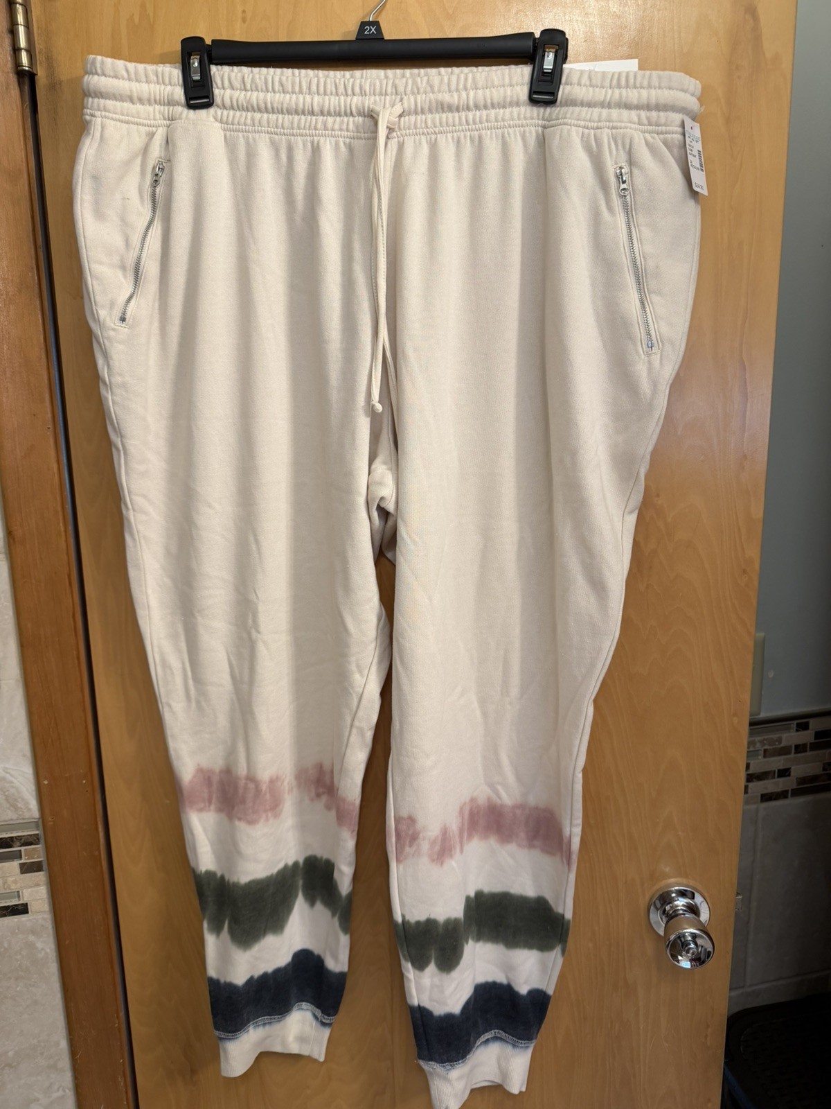 NWT Maurices Women’s Sz 3X Pull On Beige Striped Jogger Pants w pockets NEW NWT Maurices Women’s Sz 3X Pull On Beige Striped Jogger Pants w pockets NEW