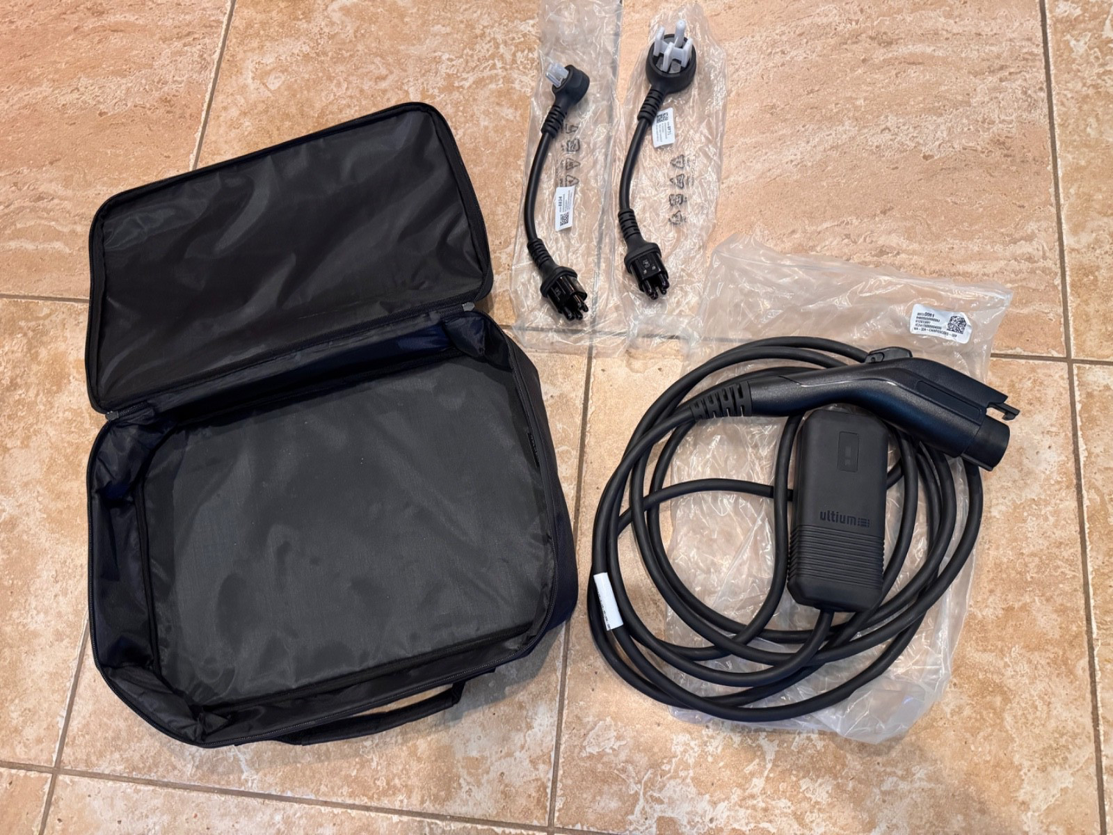 OEM GM Ultium Dual Level EV Charger 32A NEMA 14-50 5-15 OEM GM Ultium Dual Level EV Charger 32A NEMA 14-50 5-15