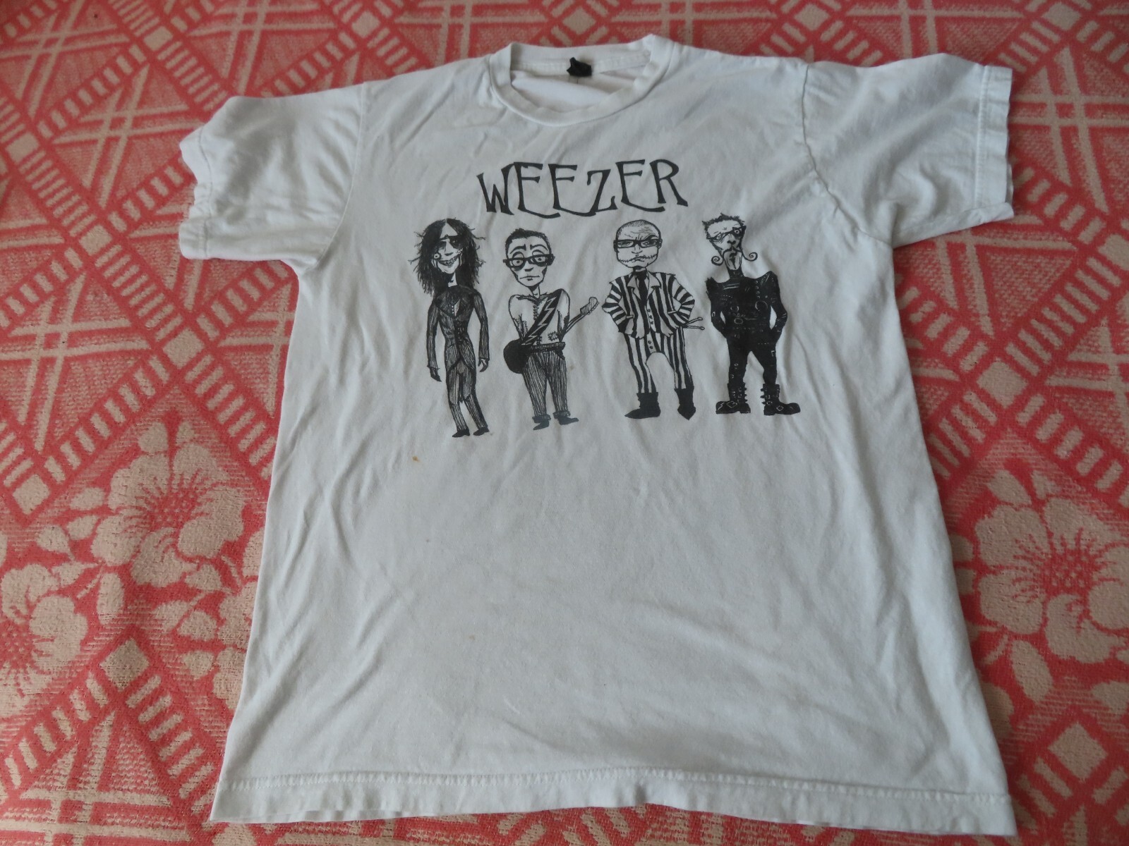 Weezer The Nightmare Before Christmas caricatures band T-shirt soft white M Weezer The Nightmare Before Christmas caricatures band T-shirt soft white M