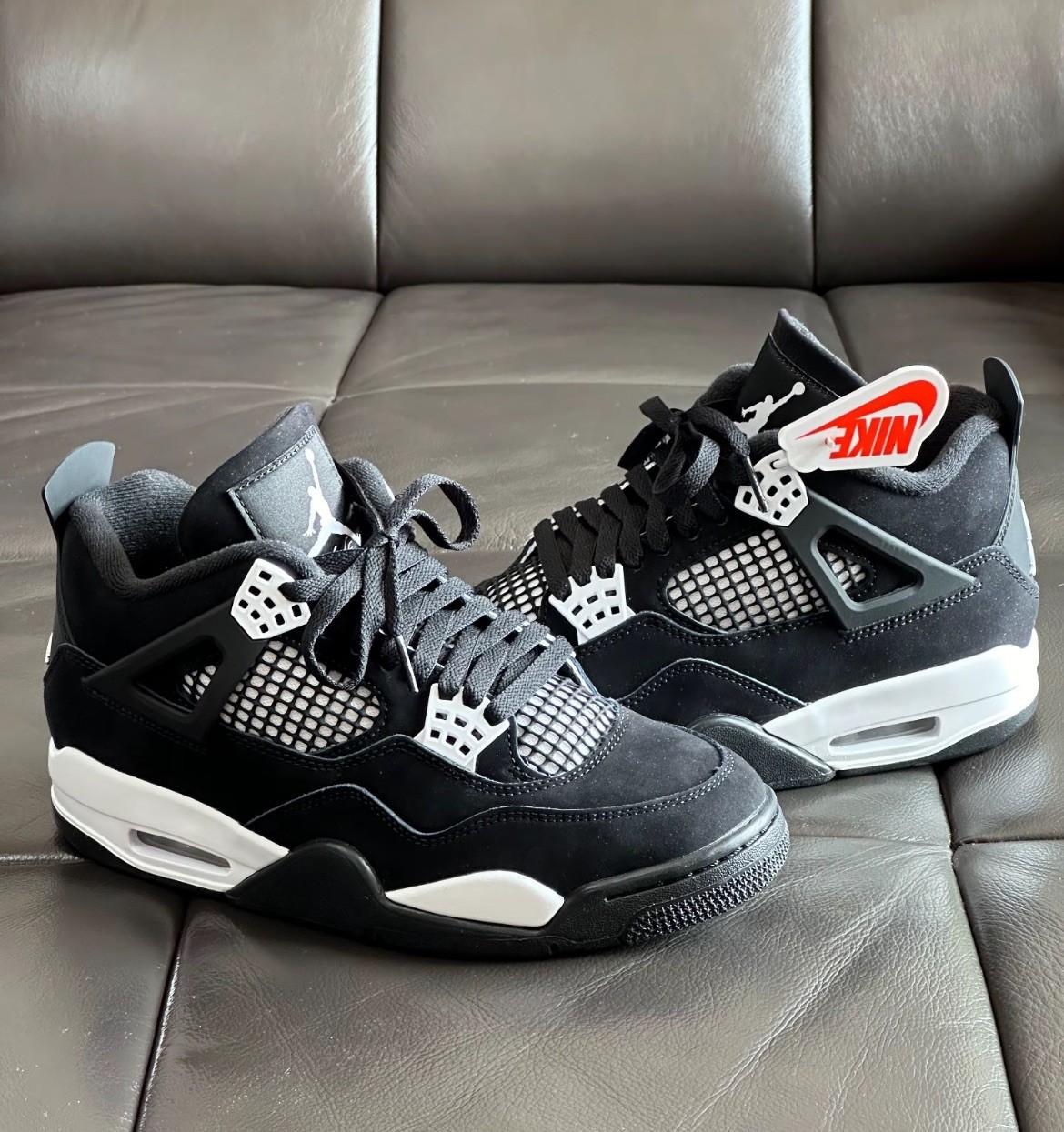 Fashion AJ4 Retro White Thunder FQ8138-001 Men US 6.5/Women US8/EUR 39 Fashion AJ4 Retro White Thunder FQ8138-001 Men US 6.5/Women US8/EUR 39