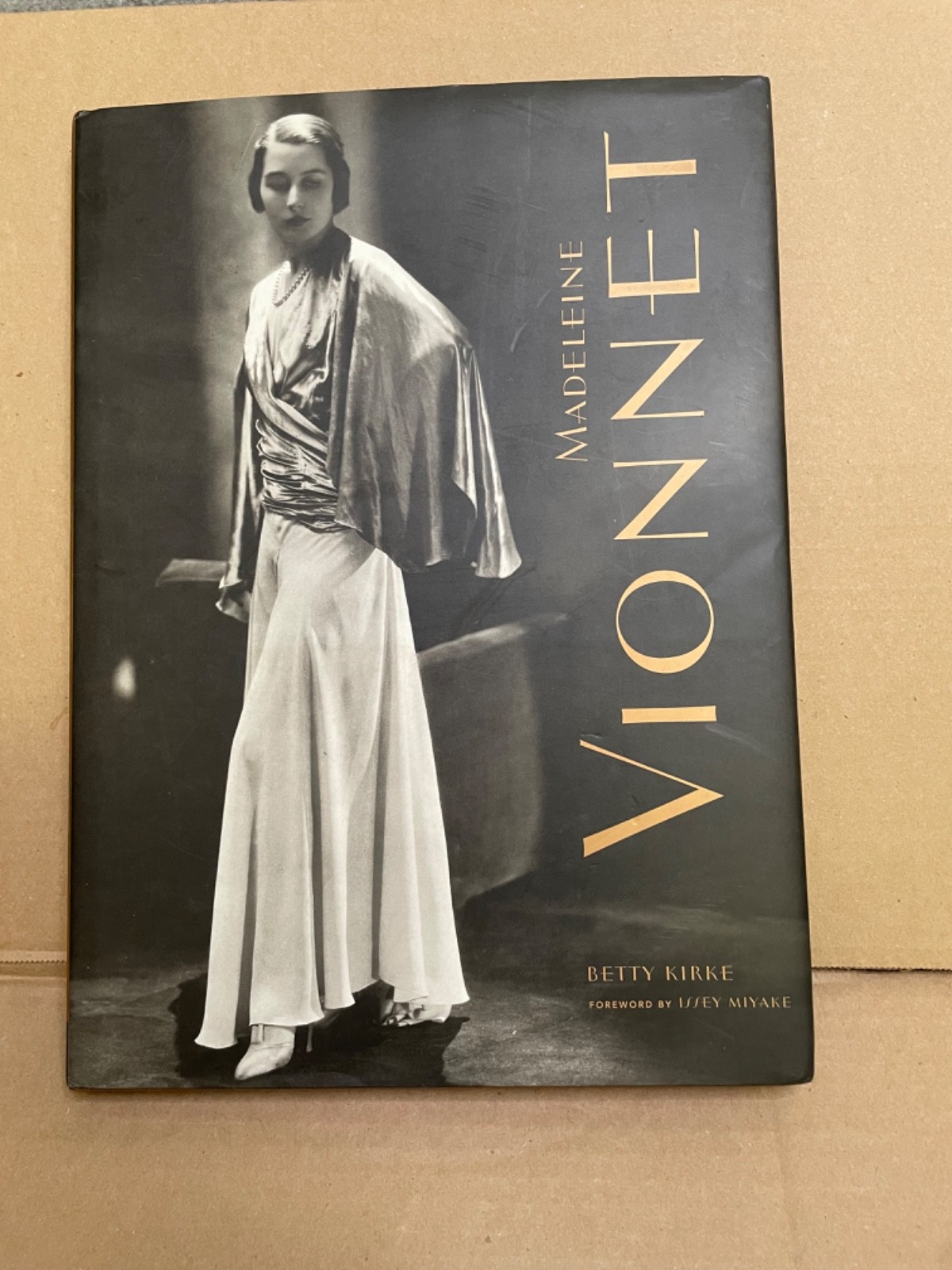 RARE Madeleine Vionnet By Betty Kirke Over Sized Art Book US edition 1998 RARE Madeleine Vionnet By Betty Kirke Over Sized Art Book US edition 1998