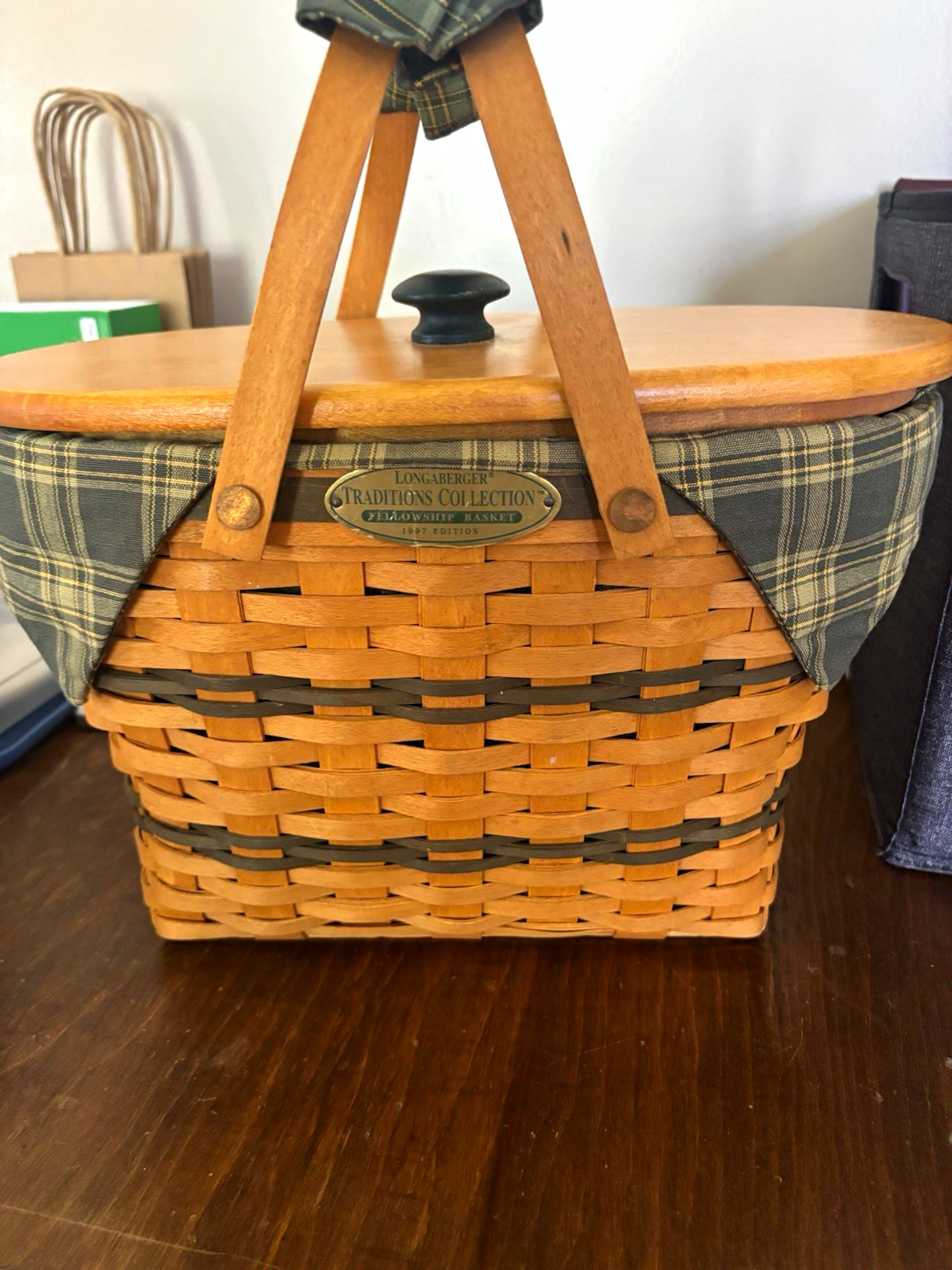 Longaberger Traditions Fellowship Basket 1997 Wood Lid Plaid Fabric Liner Longaberger Traditions Fellowship Basket 1997 Wood Lid Plaid Fabric Liner
