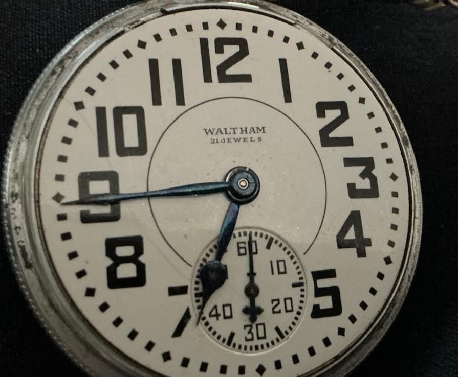 Waltham Riverside 21J Pocket Watch Open Face White Dial for Parts or Repair Waltham Riverside 21J Pocket Watch Open Face White Dial for Parts or Repair