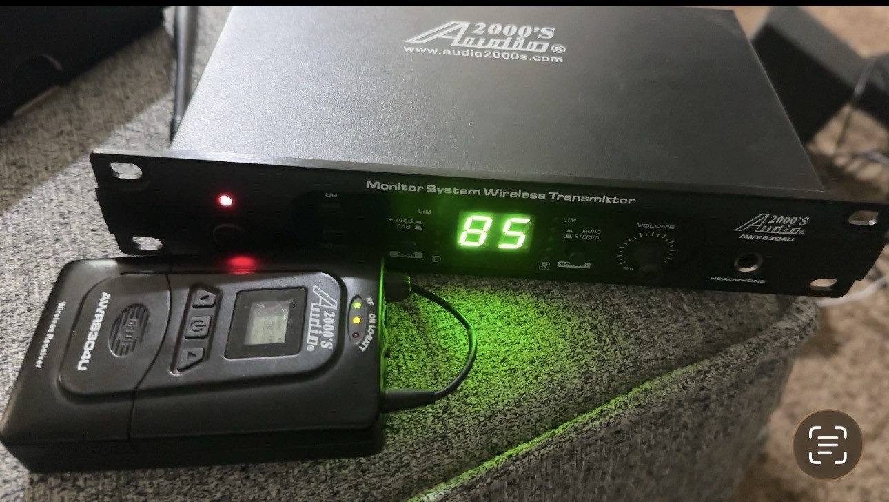 Audio2000\'S AWX6304U Wireless Transmitter & AWR6304U Receiver - Complete System