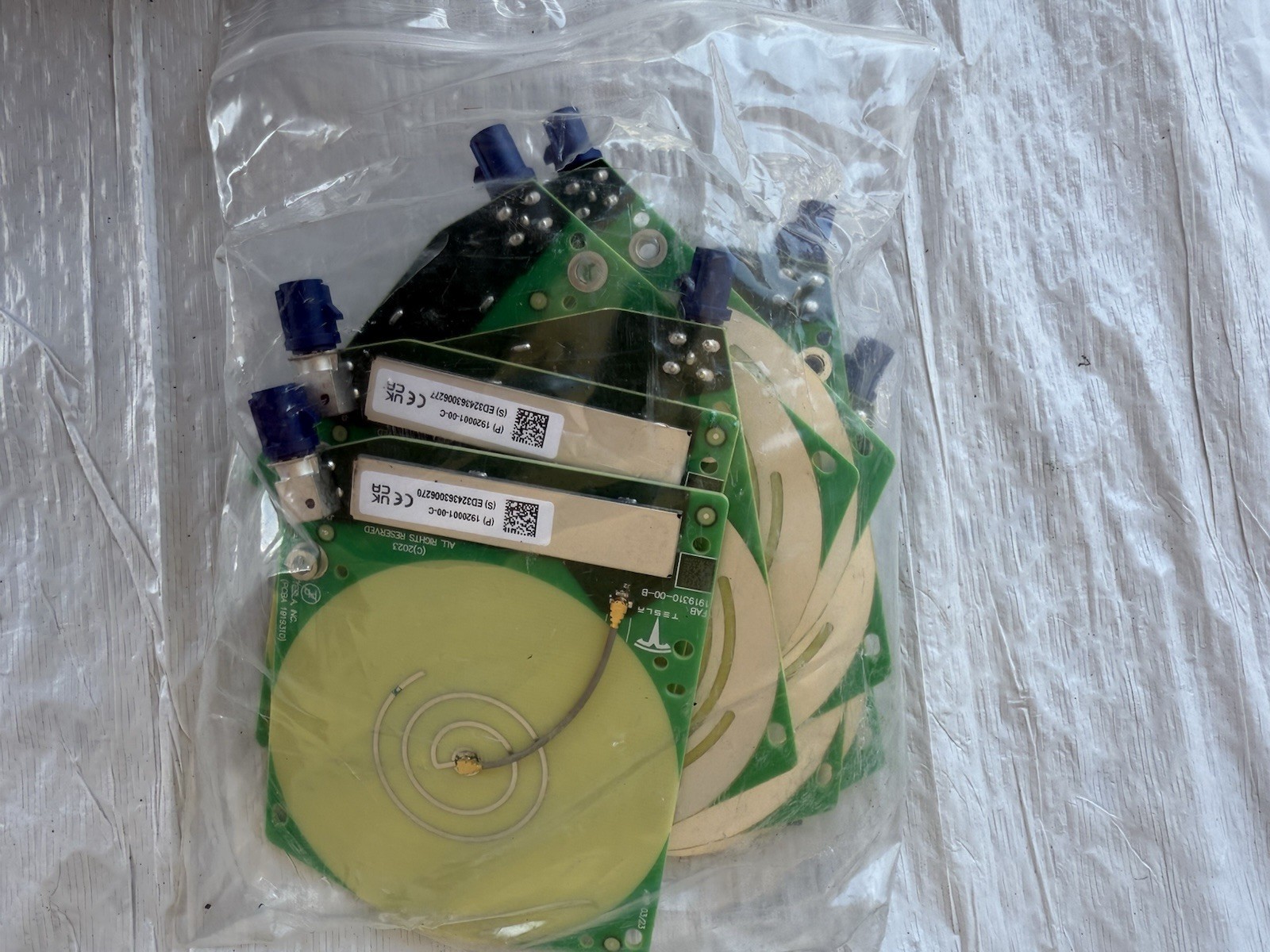 24-25 Tesla Cybertruck Cyberbeast Antenna GPS GNSS Rain Sensor Module 1pc Unit. 24-25 Tesla Cybertruck Cyberbeast Antenna GPS GNSS Rain Sensor Module 1pc Unit.