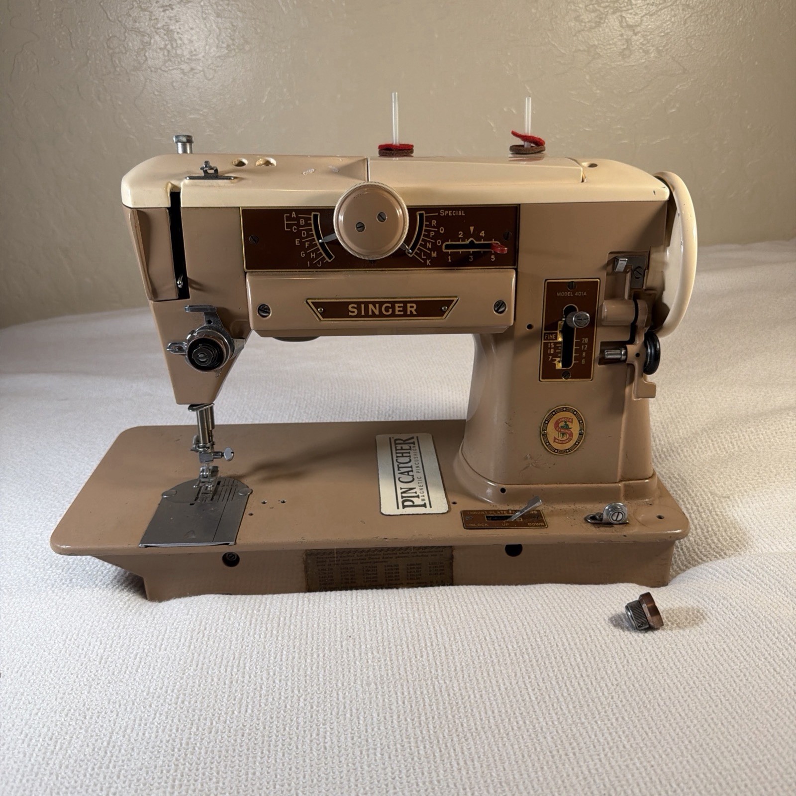 Vintage Singer Model 401A Slant O Matic Sewing Machine Untested No pedal Cord Vintage Singer Model 401A Slant O Matic Sewing Machine Untested No pedal Cord