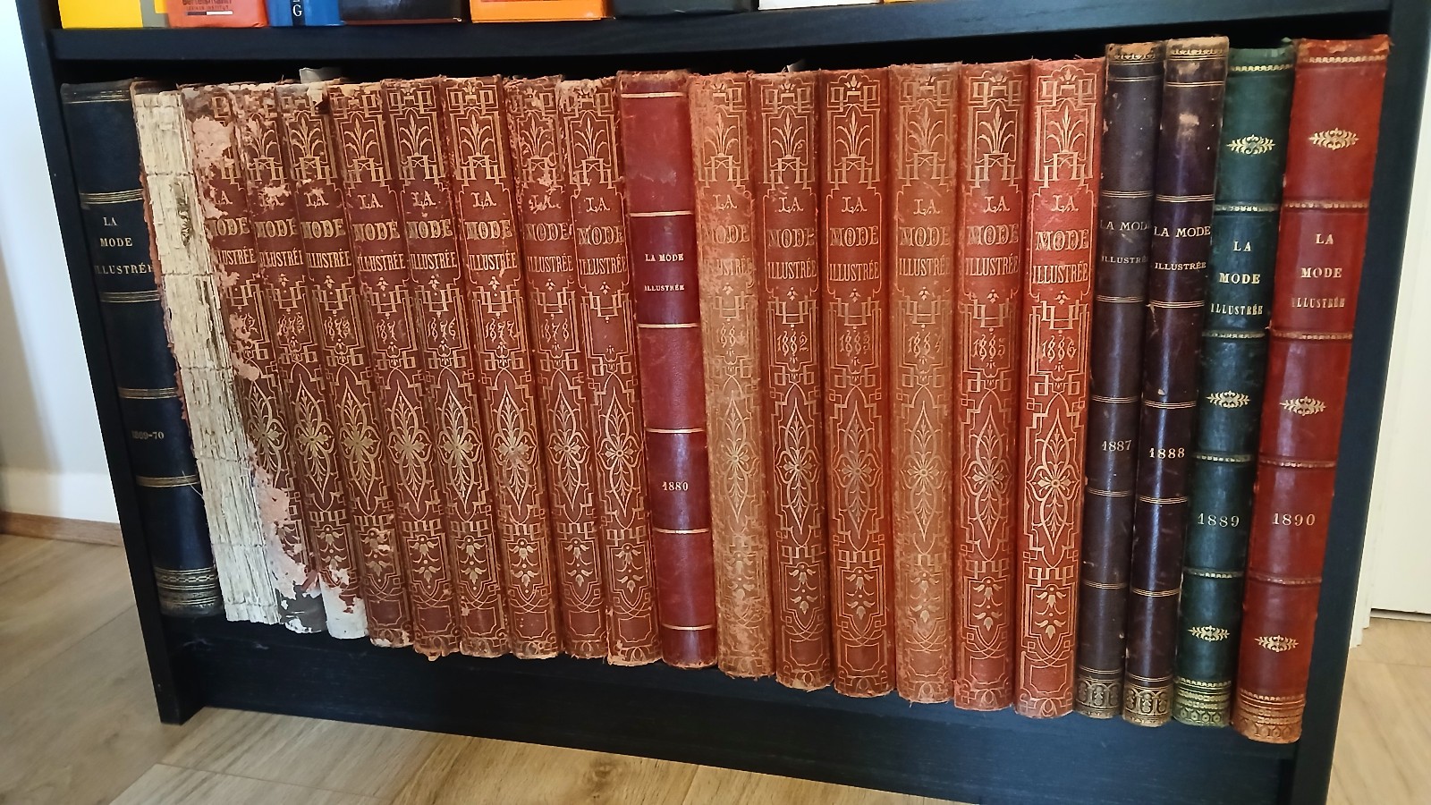 La mode illlustrée - Antique French Fashion Magazines + 800 colour plates 1869