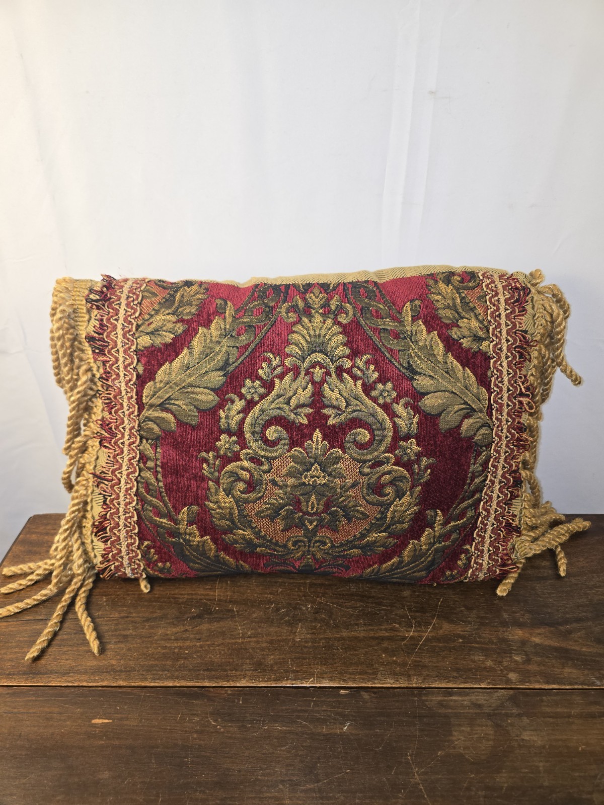 1 Croscill Imperial Empress Medallion Fringe Retangle Pillow Burgundy Gold 1 Croscill Imperial Empress Medallion Fringe Retangle Pillow Burgundy Gold