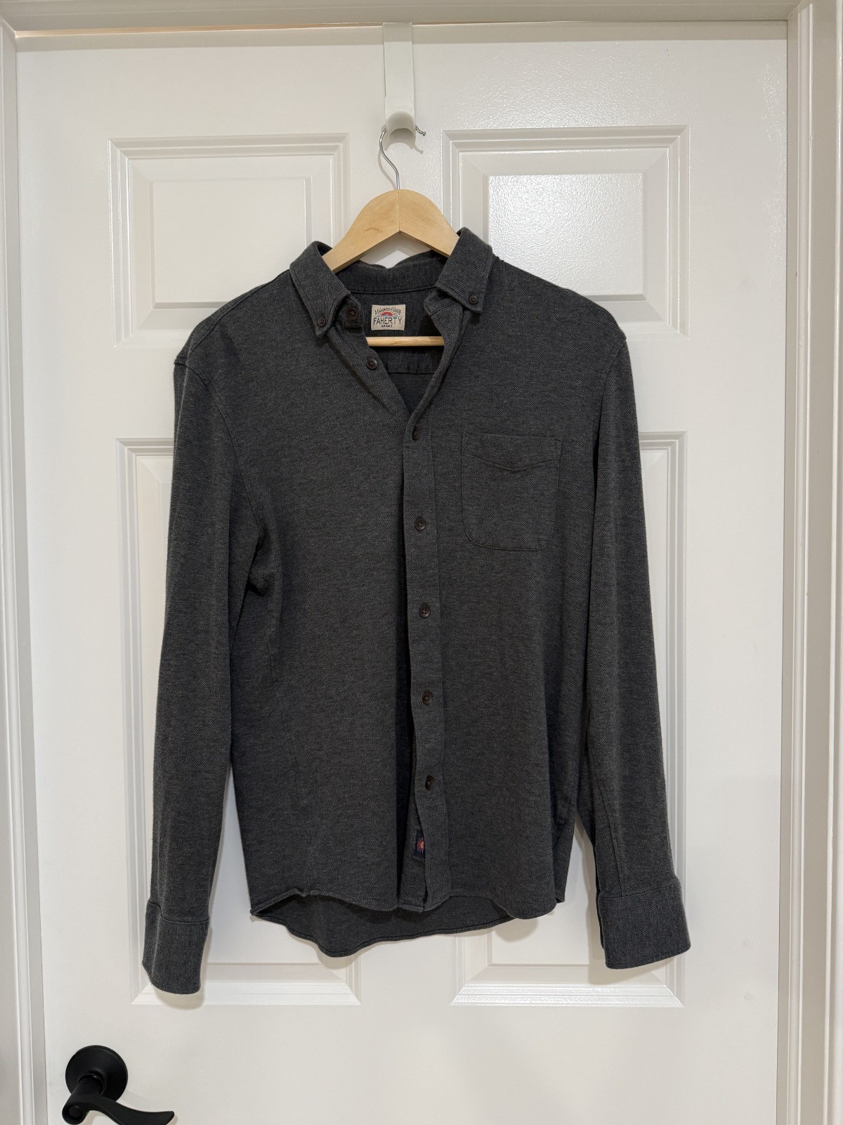 FAHERTY Men\'s Coastline Knit Button Up Shirt Small S $178 - Charcoal