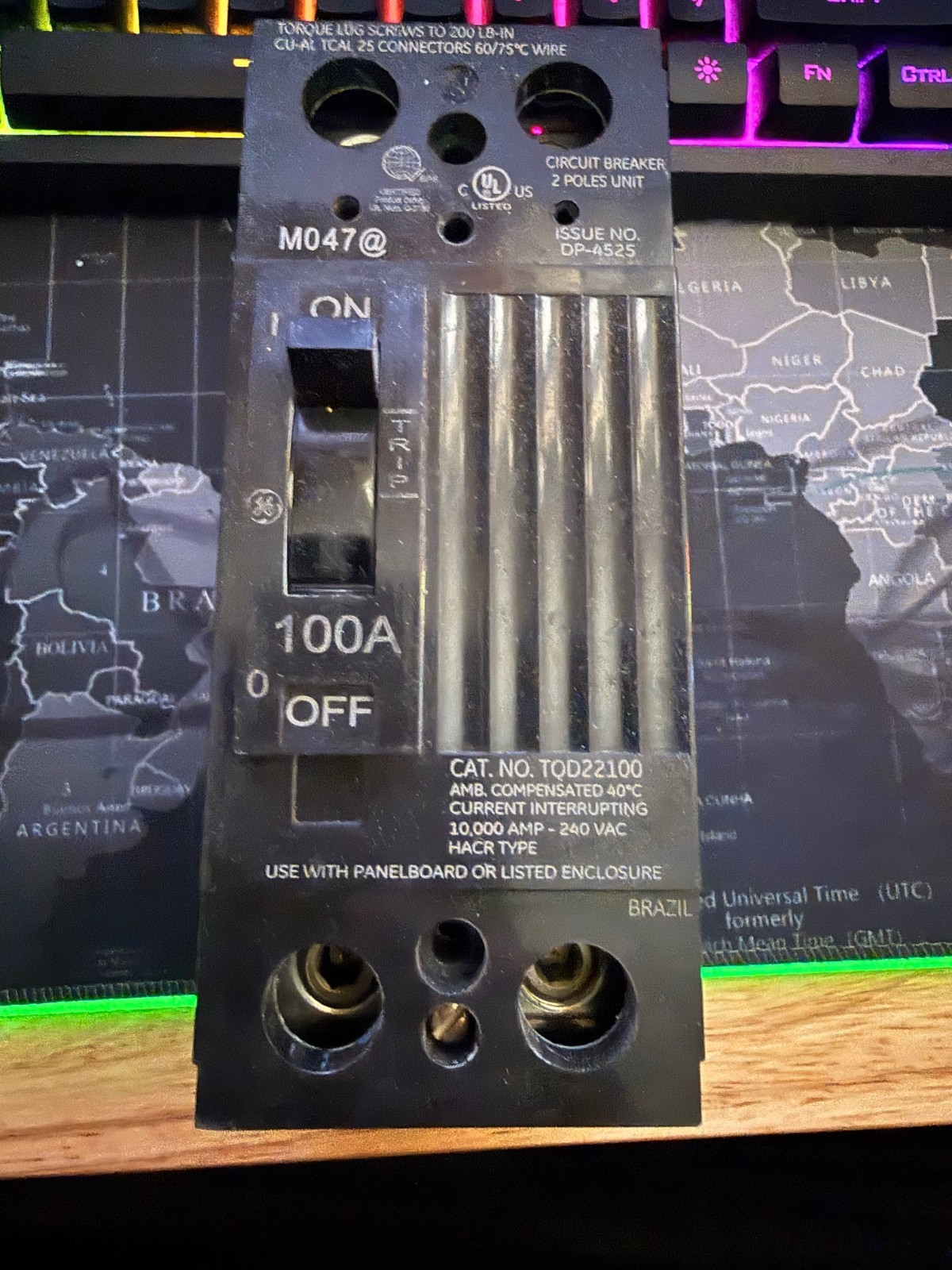 GE TQD22125WL AC 100A Molded Case Breaker - Black