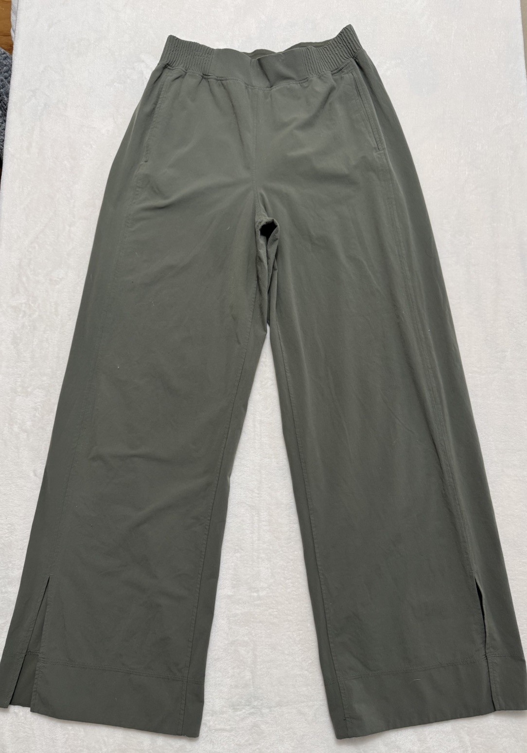 Lululemon Women’s Green Stretch Woven Wide Leg High Rise Pants Size Medium