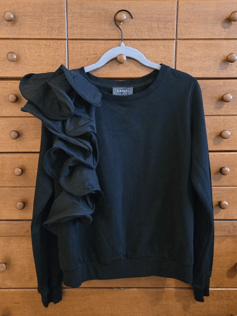 NEW Gracia Black Ruffle-Shoulder Crewneck Sz Large NEW Gracia Black Ruffle-Shoulder Crewneck Sz Large