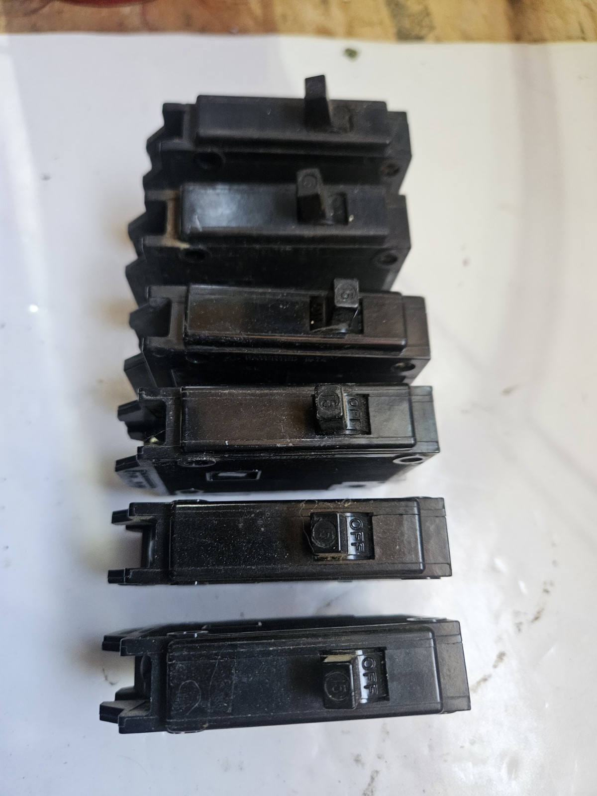 Sylvania / Command Single Pole 15 Amp Breakers Lot Of 6pcs