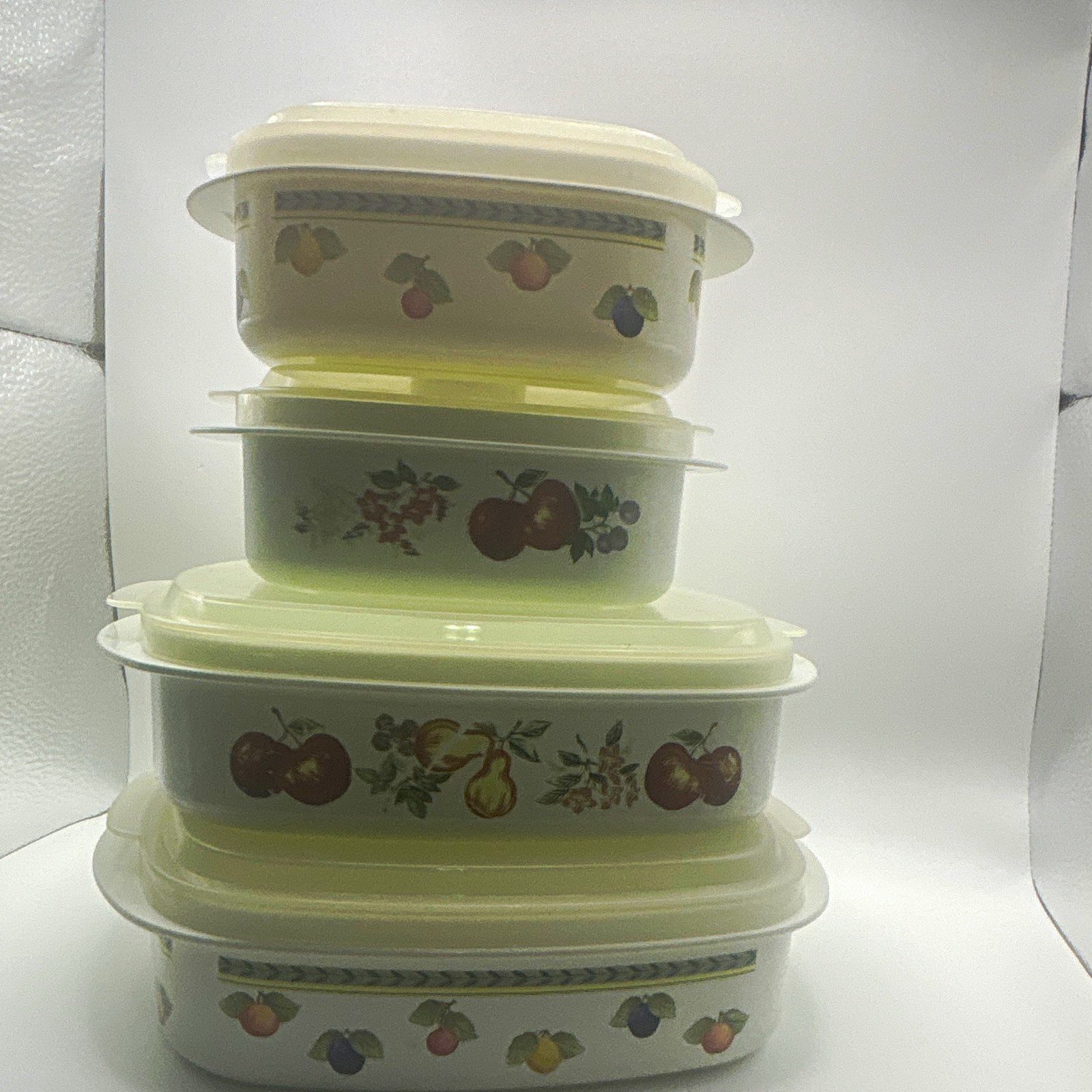 Villeroy & Boch Fruit Pattern Food Storage Containers Set of 4 w/ Lids