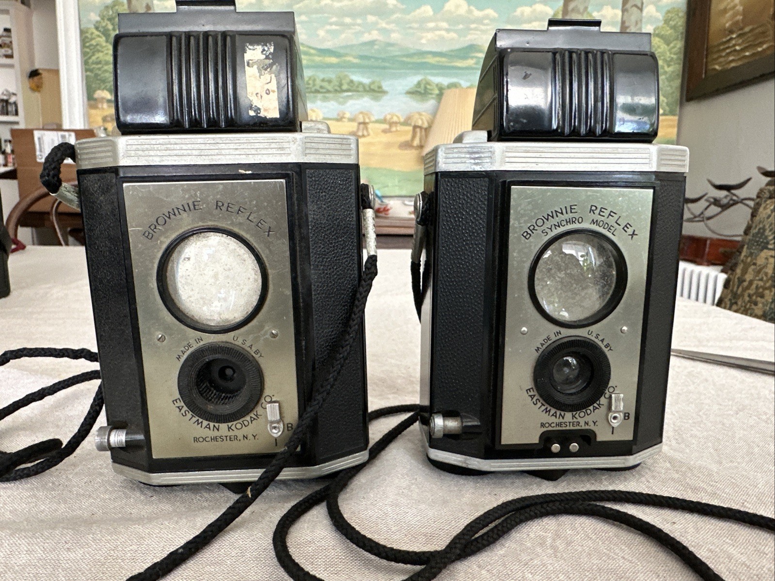 Lot Of 2 1940s Brownie Reflex Synchro Kodak Cameras With Straps, Twin Lens Lot Of 2 1940s Brownie Reflex Synchro Kodak Cameras With Straps, Twin Lens