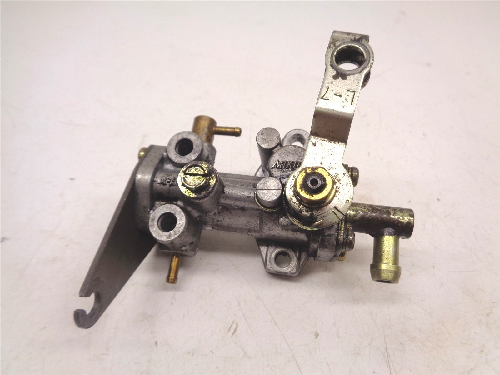 1999 Ski Doo MXZ 600 ZX Chassis Oil Pump Assy 420888260