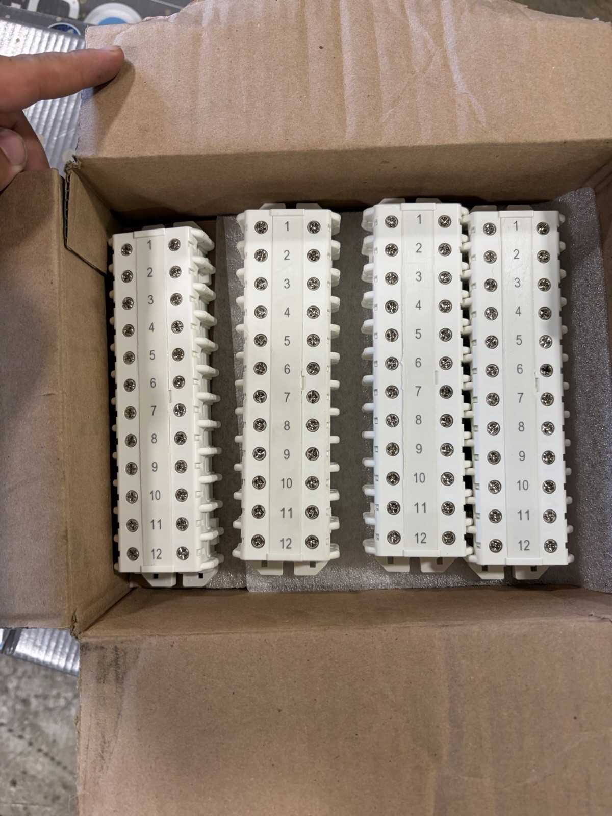 12 COUNT Concentric Devices 30TB12PM1 12-pole 600 Volt 30 AMP NEW 12 COUNT Concentric Devices 30TB12PM1 12-pole 600 Volt 30 AMP NEW