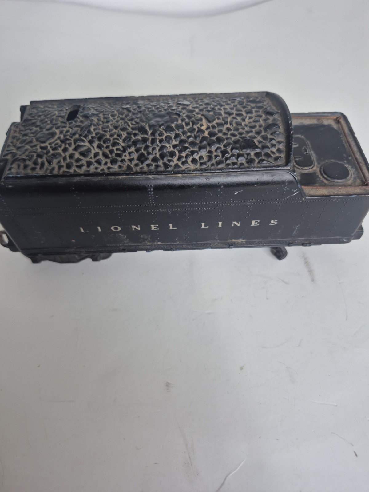 Vintage Lionel Lines Coal Hopper O Gauge PARTS OR REPAIR NOT WORKING 