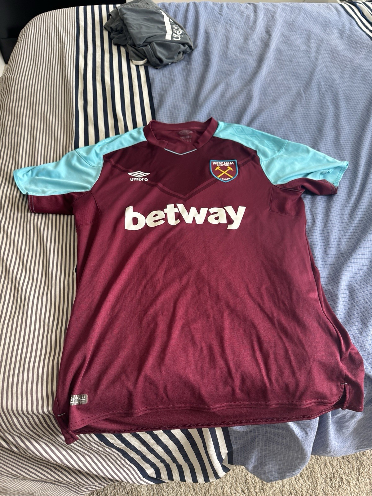 West Ham United 2017/18 Home Football Shirt Umbro Betway Premier League