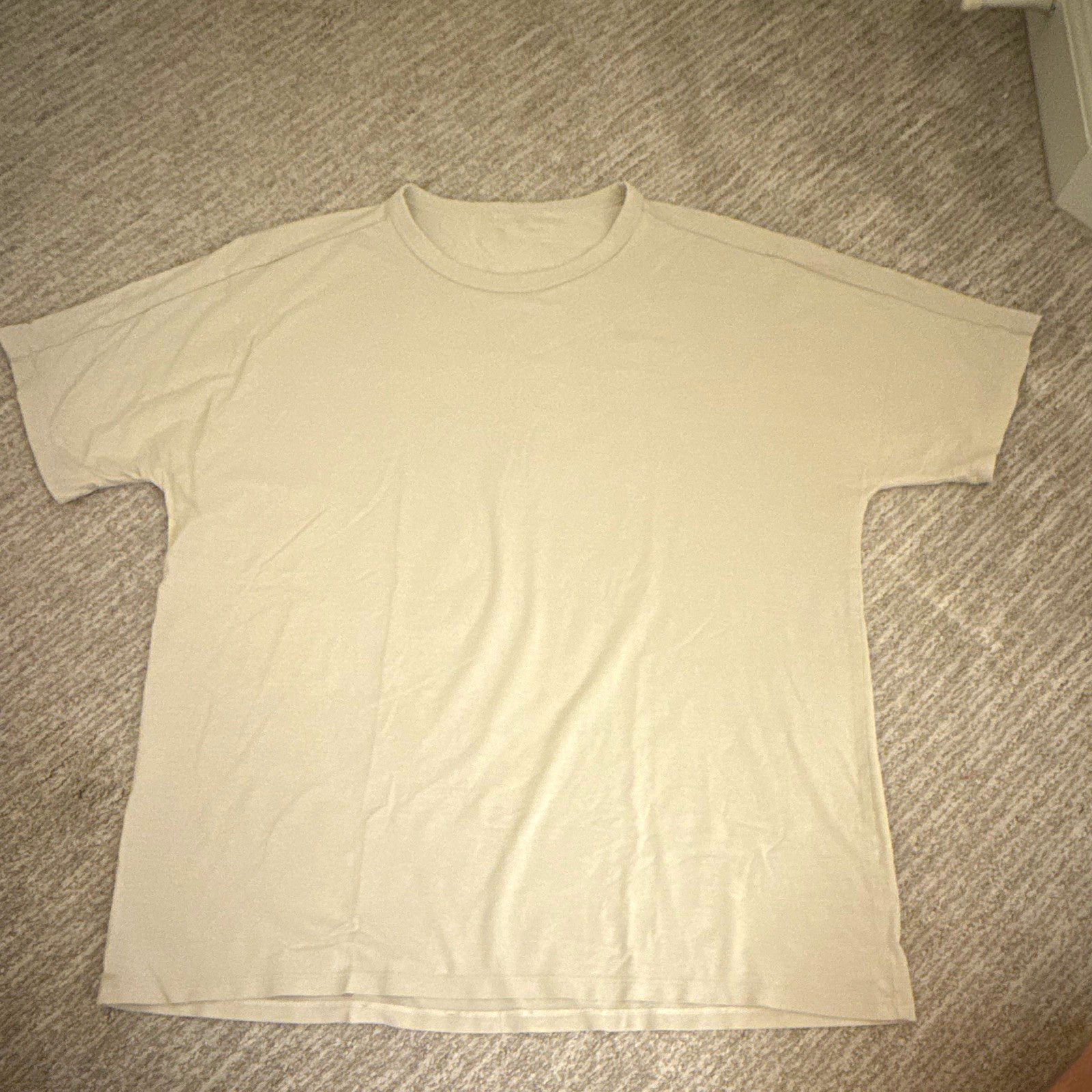 Lululemon Men\'s Tan Solid Crew Neck Short Sleeve T-Shirt Size L Regular Lululemon Men\'s Tan Solid Crew Neck Short Sleeve T-Shirt Size L Regular
