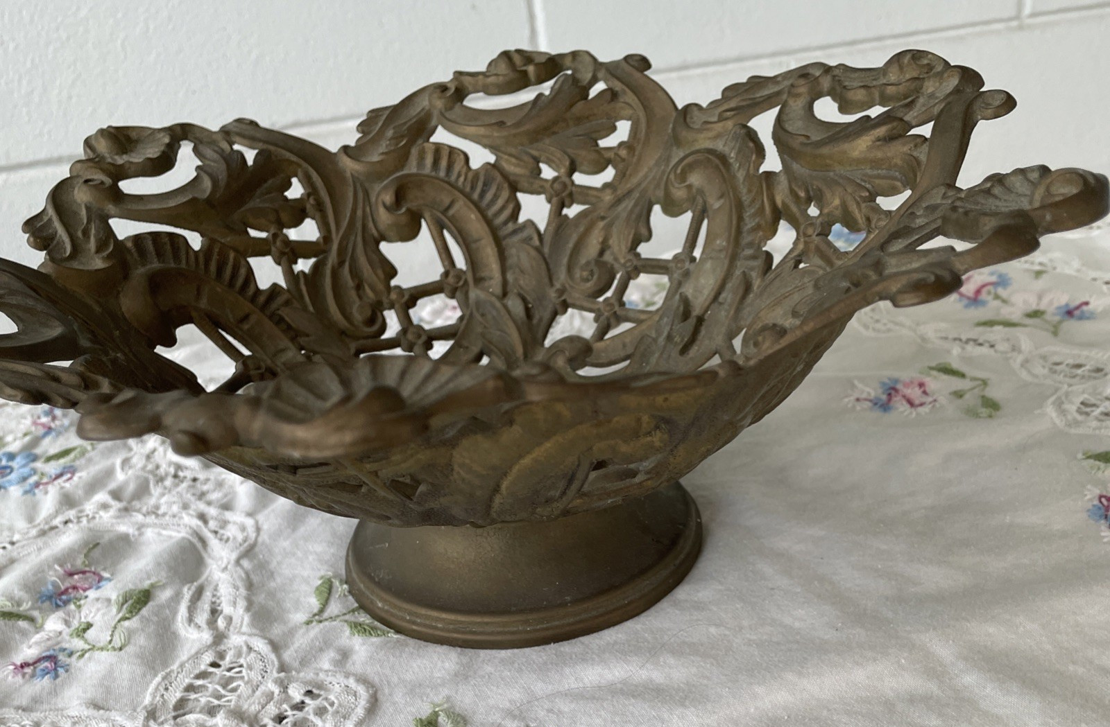 VTG Art Nouveau brass bronze jardinière floral leafy openwork bowl centerpiece